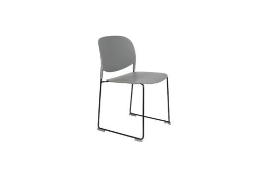 Stuhl Stacks in grau ohne jede Grenze