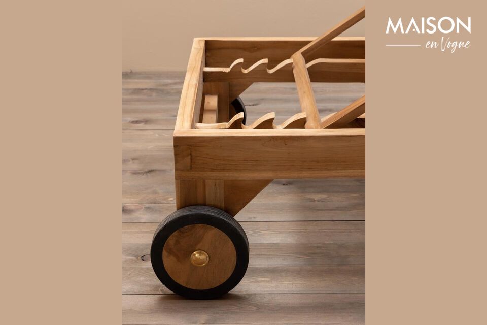 Mit einer großzügigen Länge von 200 cm und einer Tiefe von 65 cm bietet dieser Stuhl viel Platz
