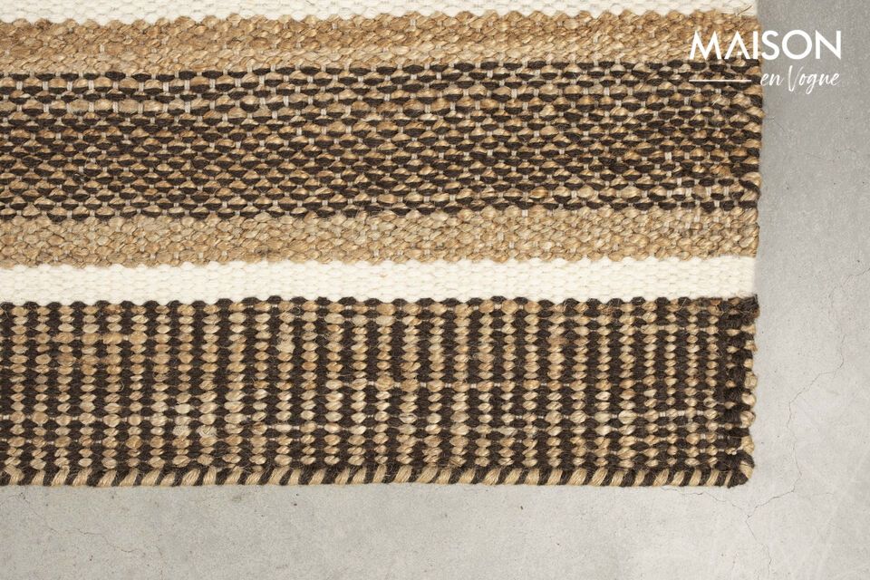 Seine satte, braune Farbe verleiht Ihrer Einrichtung einen Hauch von zeitloser Eleganz