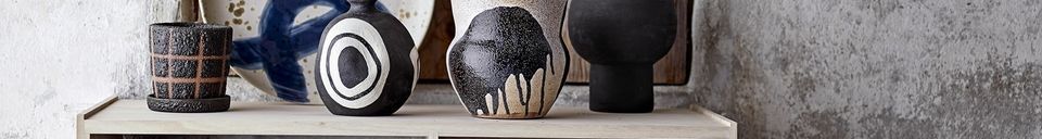 Materialbeschreibung Terrakotta-Blumentopf Nala schwarz