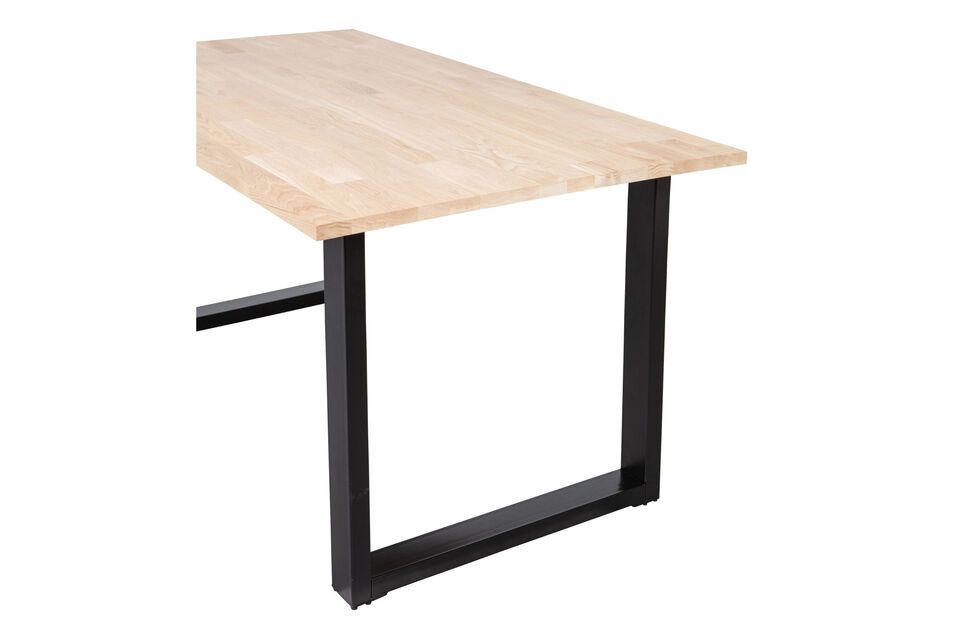 Der aus unbehandelter massiver Eiche gefertigte Tablo-Tisch bietet mit einer Länge von 160 cm und
