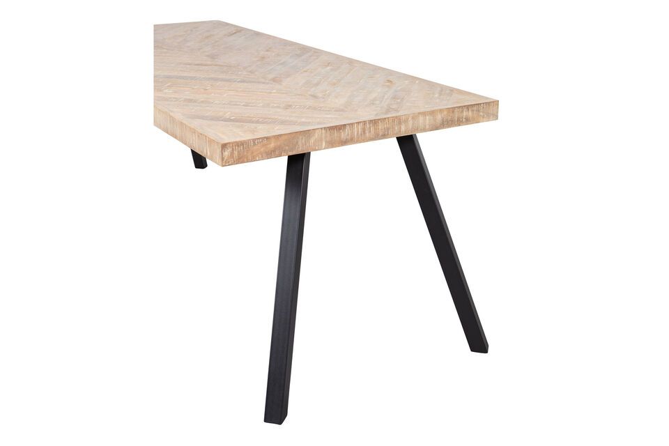 Der Tablo-Tisch wurde aus hochwertigen Materialien und mit akribischer Liebe zum Detail gefertigt