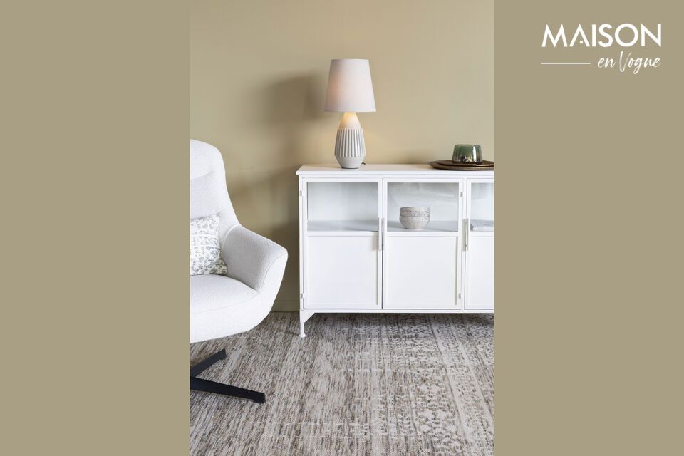 Entdecken Sie eleganten Minimalismus mit der Tischlampe aus Aluminium in der Farbe Beige