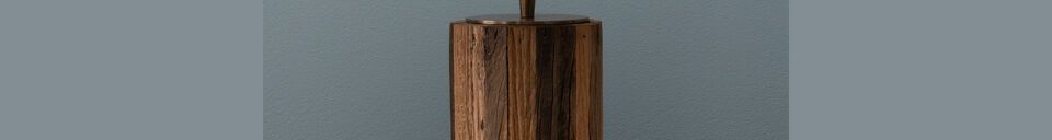 Materialbeschreibung Tischlampe aus dunklem Holz Natuka