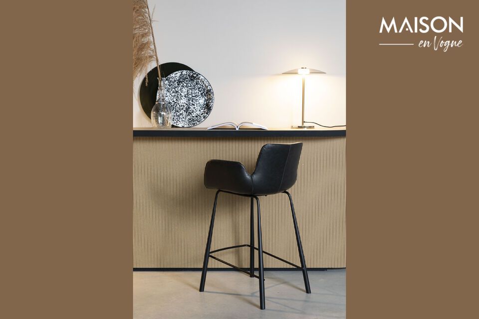 Mit einer Länge und Breite von 30 cm und einer Höhe von 42 cm eignet sich diese Lampe perfekt