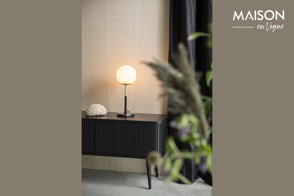 Diese raffinierte Lampe soll dank ihrer exquisiten Materialien und ihres eleganten