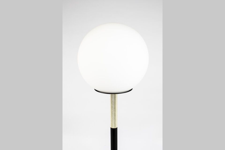 Diese vielseitige Lampe ist Teil einer größeren Orion-Kollektion