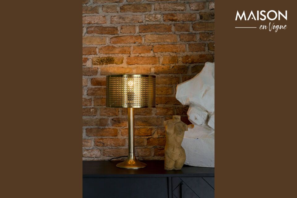 Entscheiden Sie sich für funktionale Eleganz mit unserer Lampe aus vergoldetem Eisen.