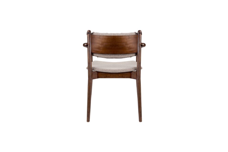 Ein elegantes Aussehen und schöne Oberflächen für diesen schönen Sessel