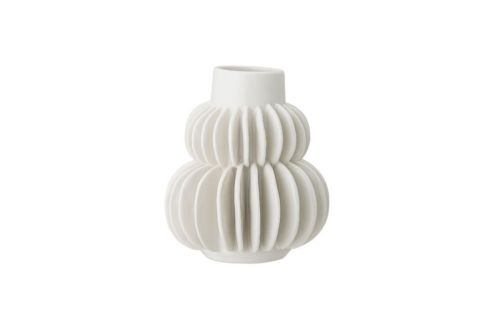 Mit ihren abgerundeten Formen wird die Vase sich harmonisch in das Dekor einfügen