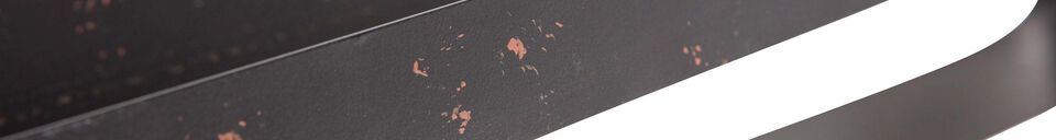Materialbeschreibung Vertikales Regal aus schwarzem Metall Akke