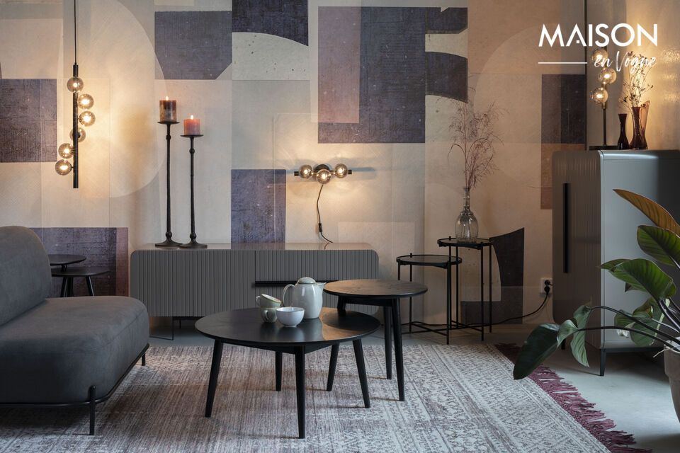 Entdecken Sie Eleganz und Funktionalität vereint in unserer neuen Wandleuchte Monica aus schwarzem