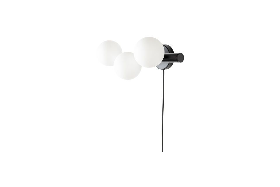 Die Glasstruktur sorgt für eine sanfte und angenehme Lichtverteilung und schafft so eine warme und